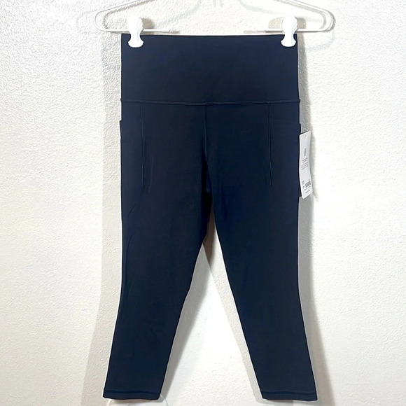 ATHLETA Salutation Stash High Rise Capri in black size XS - Picture 4 of 9